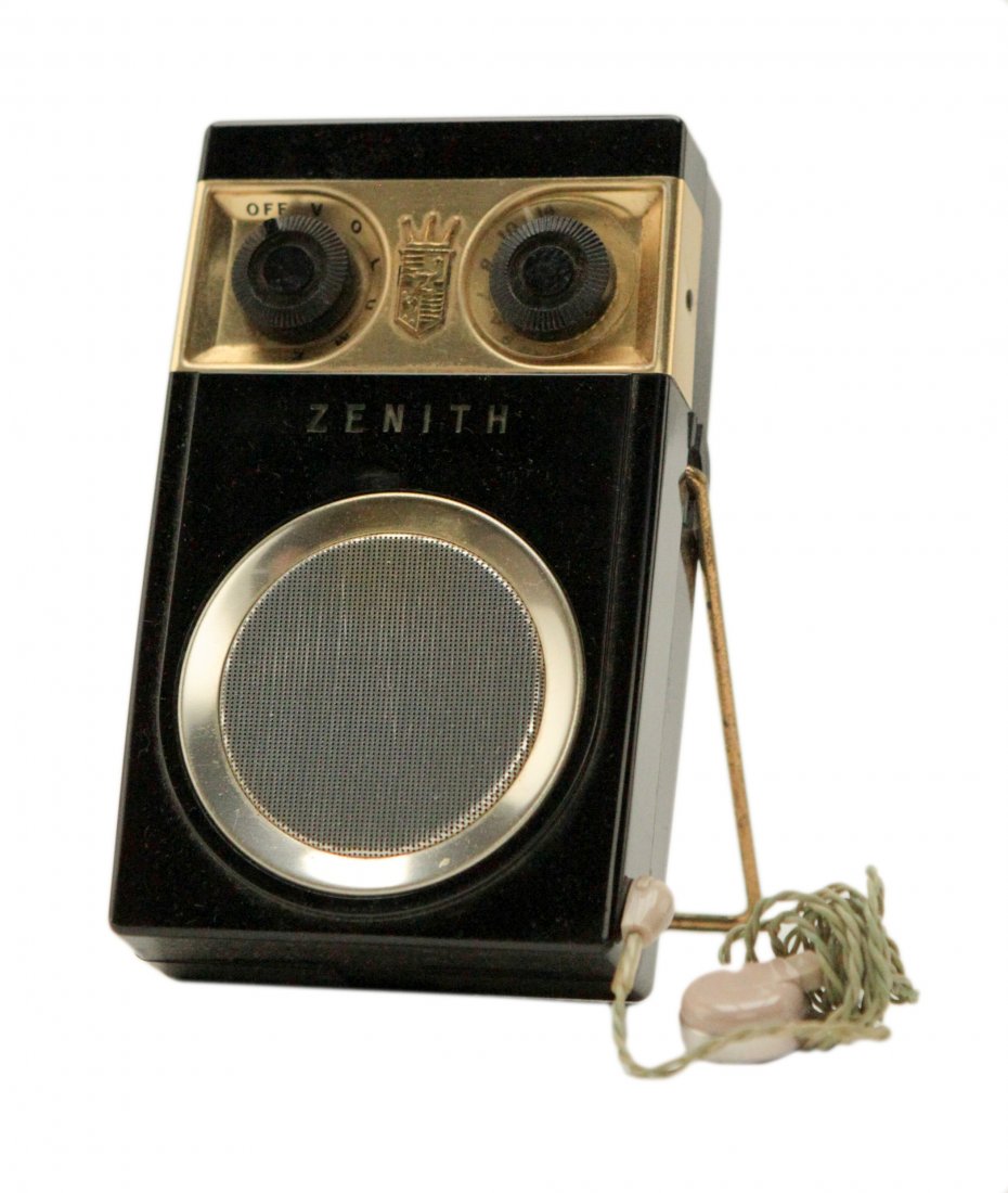 Vintage Zenith Radio: Vintage Zenith Radio Size: 3.5" x 5.75"