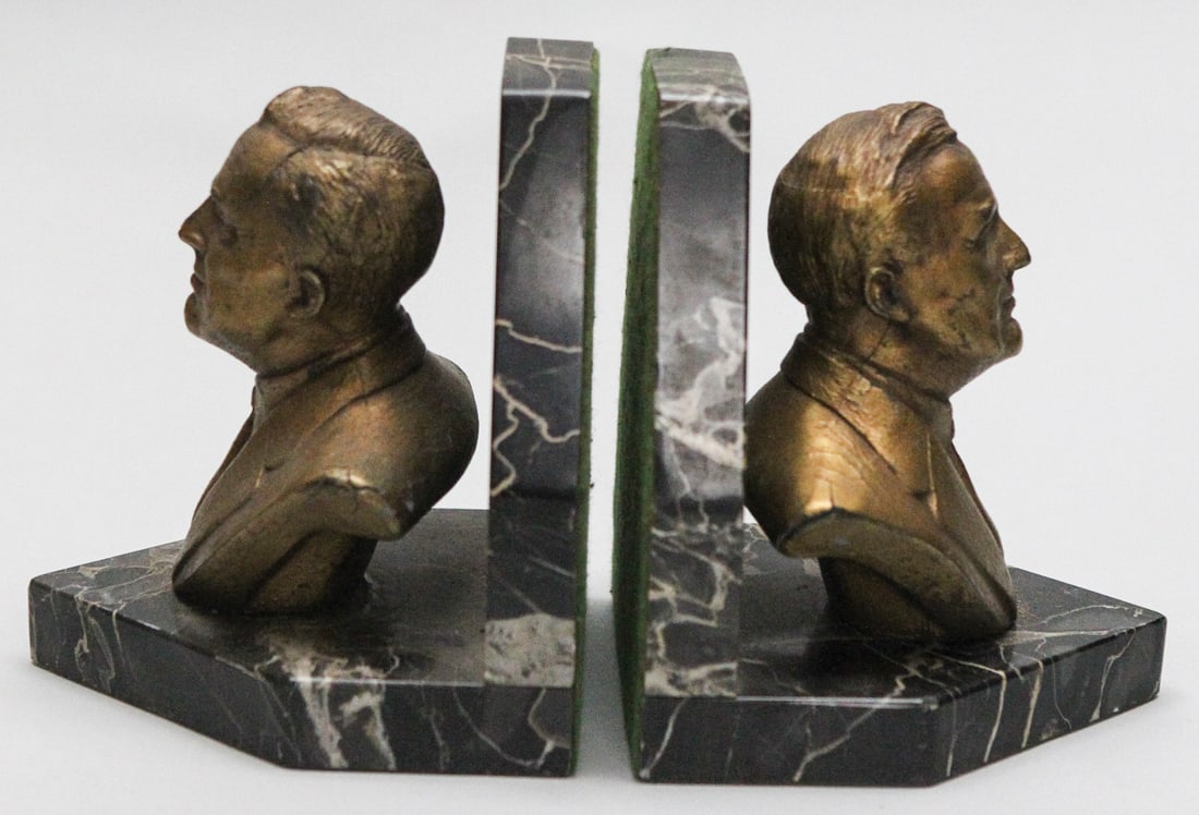 Vintage Granite and Brass President FDR Bookends: Vintage Granite and Brass President FDR Bookends / Size: 7 x 6 in Our auction will feature a dedicated chat room, accessible independently of our main site, designed to assist you with any inquiries y