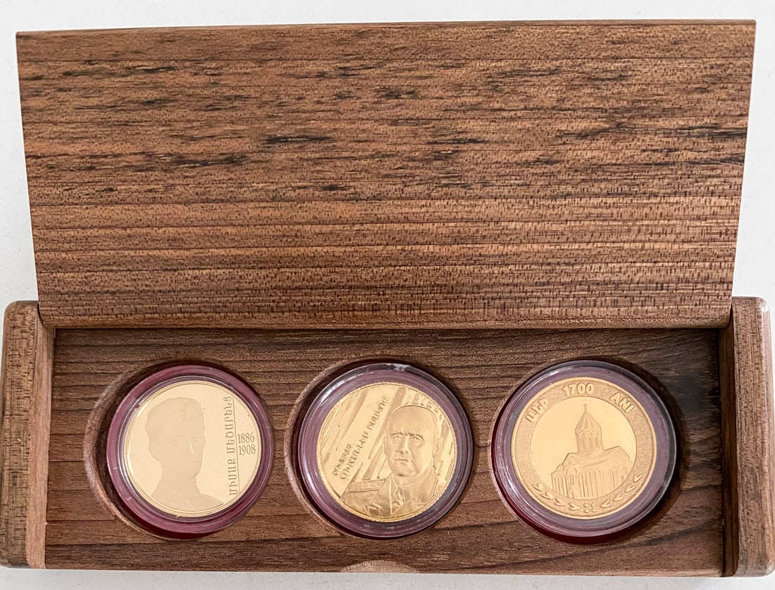 Lot of 3 Vintage Gold Armenian Commemorative Coins (1 of 3)