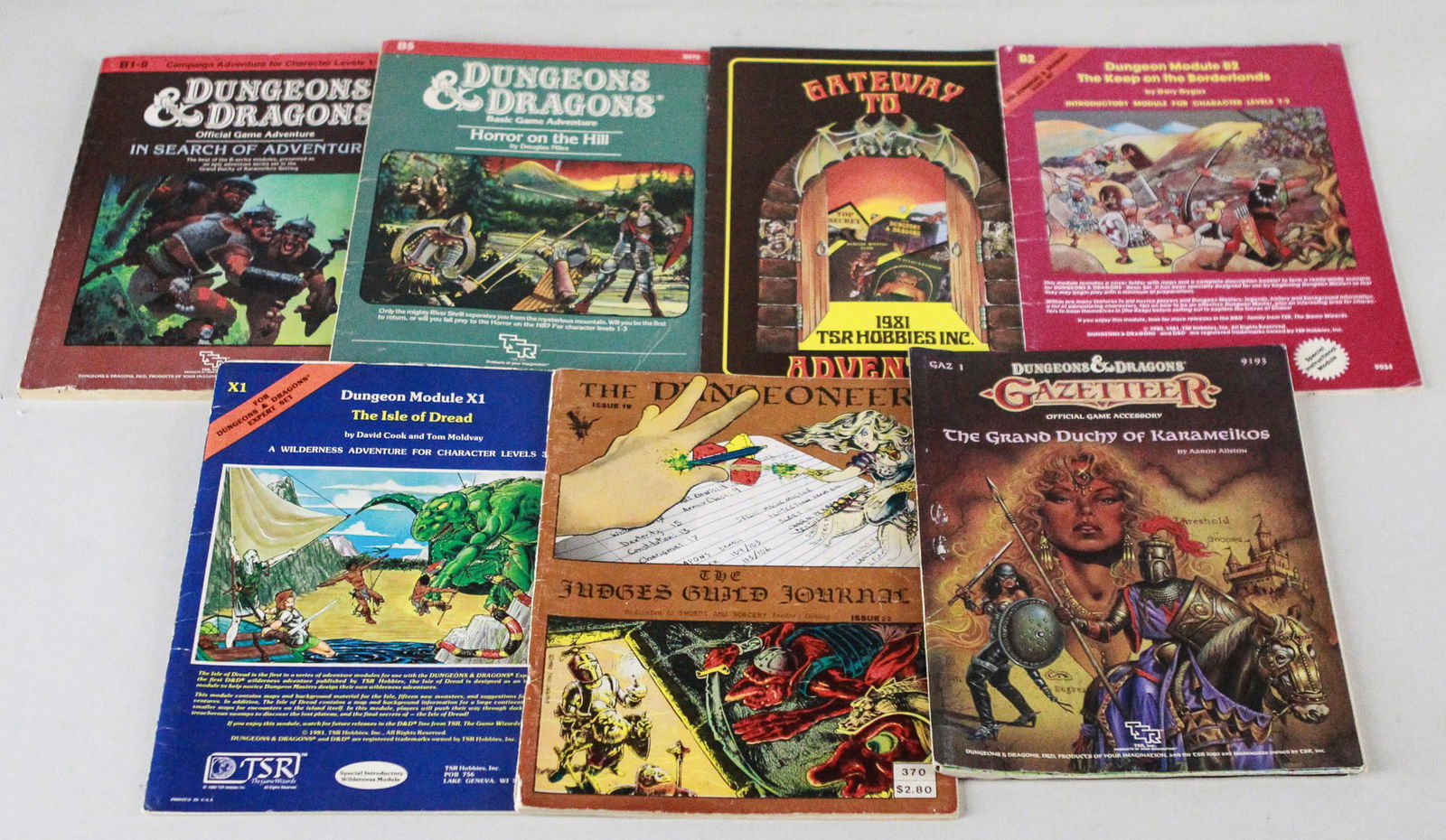 Lot of 7 Dungeons & Dragons Magazines and Modules (1 of 1)