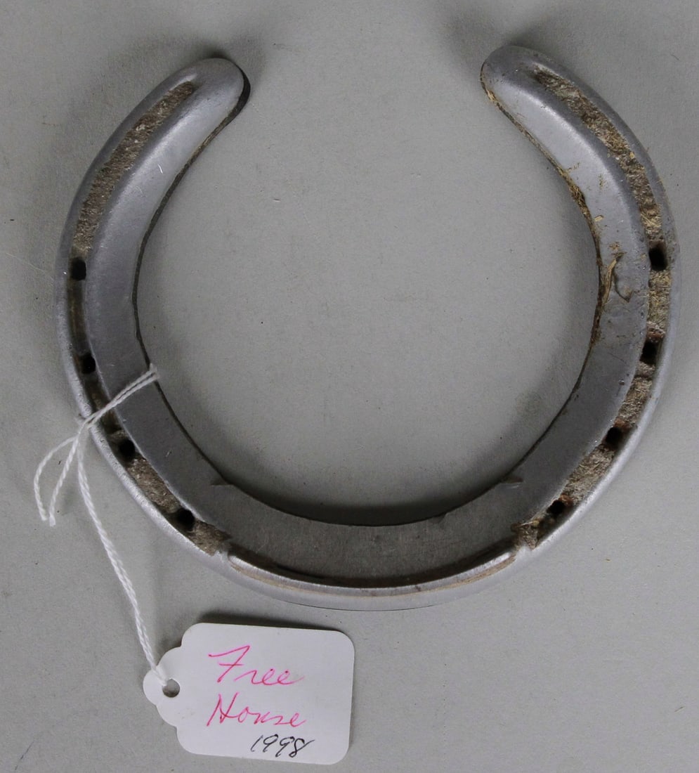 Free House 1998 Worn Horseshoe (1 of 2)