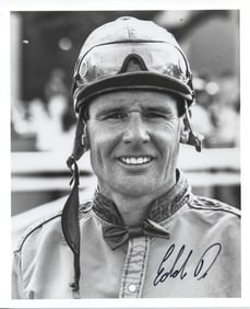Eddie Delahoussaye / Signed 8x6 Black-and-White Jockey Portrait