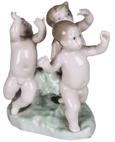 Lladro Porcelain Figurine “Three Dancing Cherubs” #5806, Spain