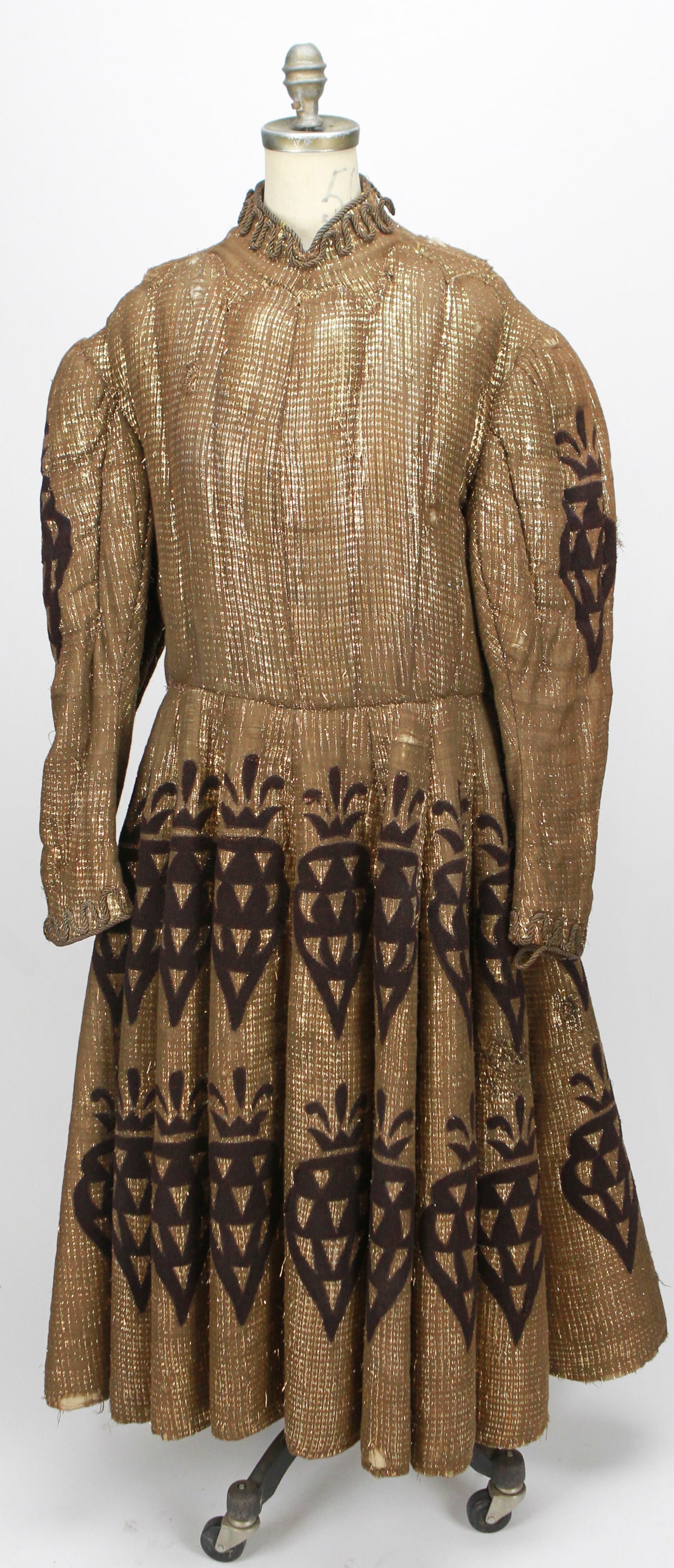 Vintage Hollywood Movie Costume Dress by Western Costume Co. – Gold with Pineapple Motif: This striking vintage movie costume dress from Western Costume Co., Hollywood, has appeared in multiple film productions and is crafted from a rich gold-threaded fabric with shimmering metallic accent