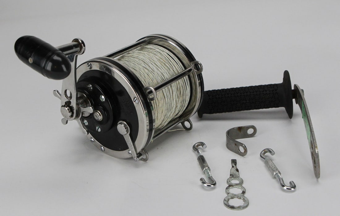 Penn Senator 3/0 80 lb. Fishing Reel with Accessories (1 of 5)