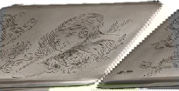 Russian Silver Women’s Purse, Henriksen, St. Petersburg (circa 1870–1890): This elegant antique Russian silver purse, crafted by silversmith F.E. Henriksen in St. Petersburg between 1870 and 1890, features a finely engraved image of a woman surrounded by blooming flowers