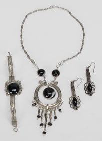 Vintage Sterling Silver & Black Onyx Jewelry Set (Necklace, Bracelet & Earrings)