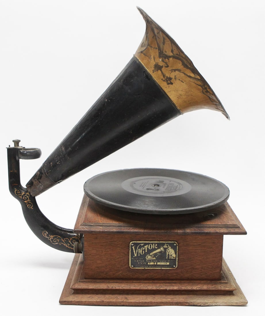 Antique Victor Type V Talking Machine / External Horn Gramophone / Oak Case: Antique Victor Talking Machine Type V external horn gramophone featuring an oak wooden case, original black japanned tonearm with gold scroll decoration, and large black metal horn with gold-painted f