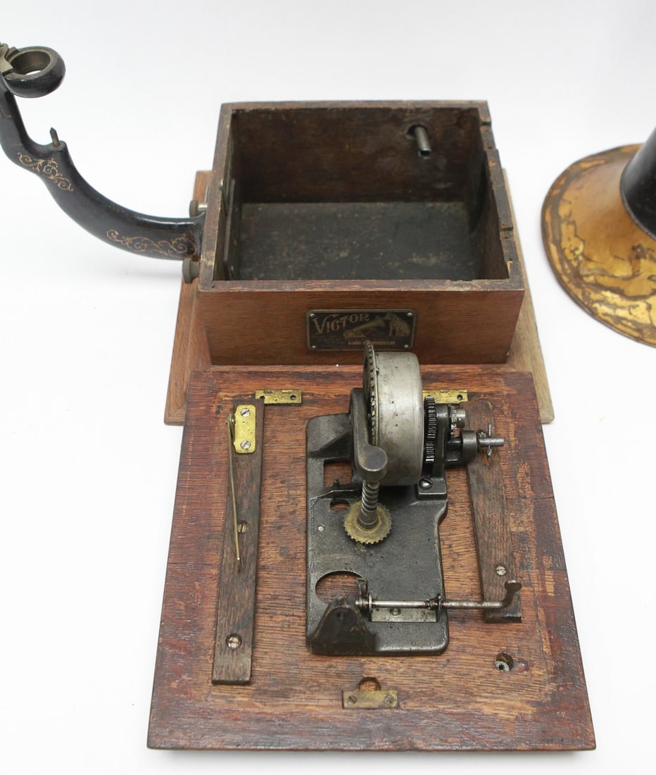 Antique Victor Type V-1 Talking Machine / External Horn Gramophone / Oak Case - 4