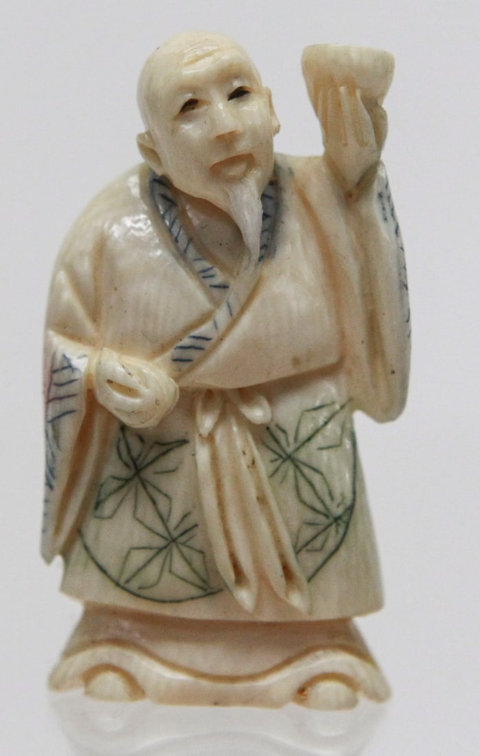 Vintage Japanese Carved Elder Holding Sake Cup Netsuke Signed (1 of 5)