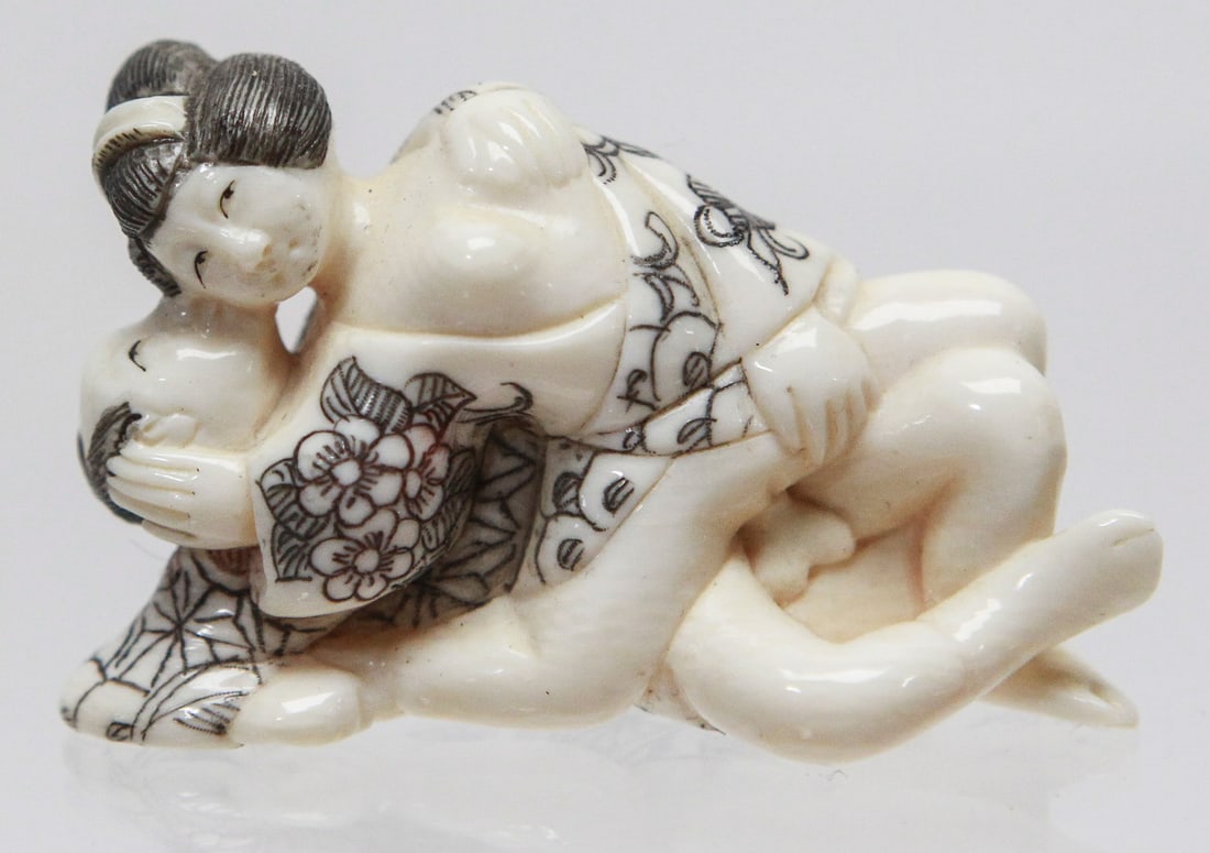Vintage Japanese Erotic Shunga Netsuke of Reclining Couple (1 of 6)