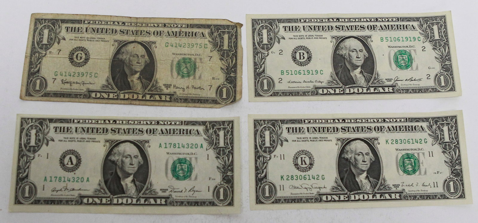Lot of 4 Vintage U.S. Federal Reserve One Dollar Notes (1 of 2)