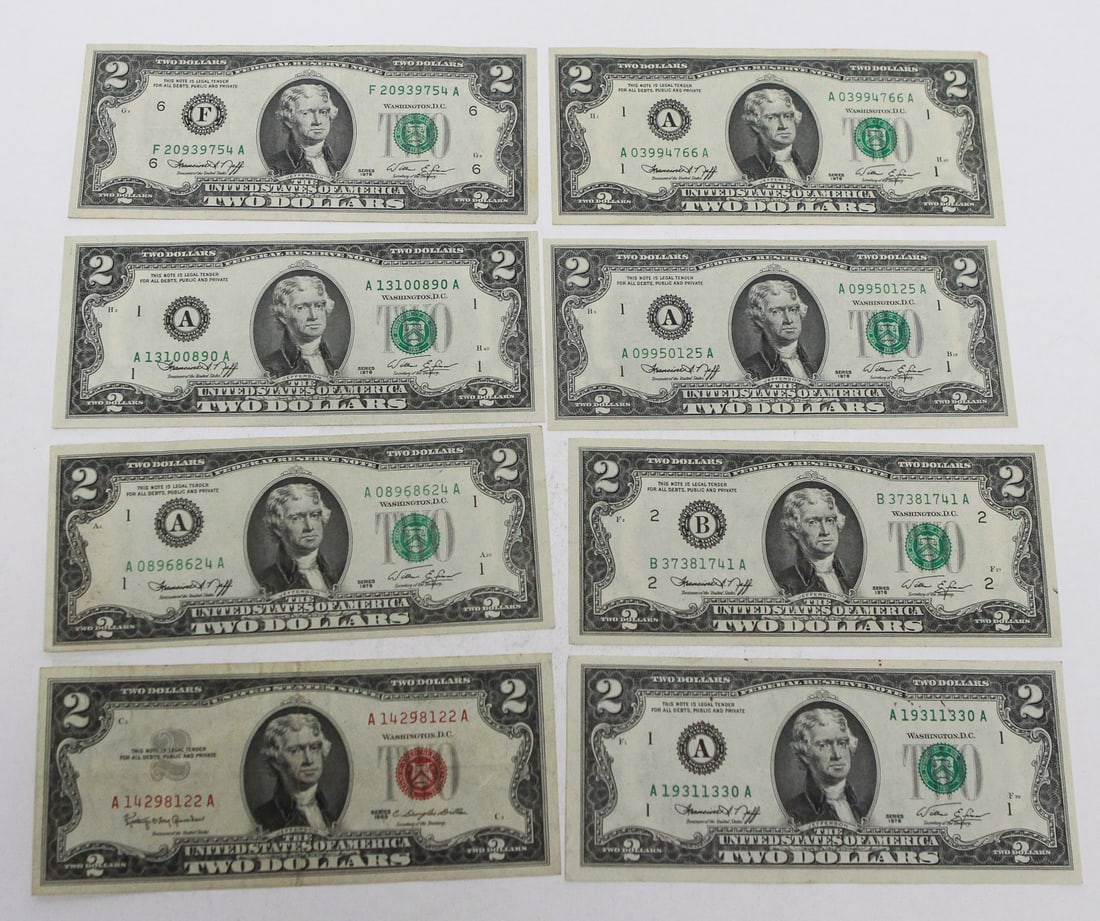 Lot of 8 U.S. Bicentennial Two Dollar Federal Reserve Notes (1 of 2)
