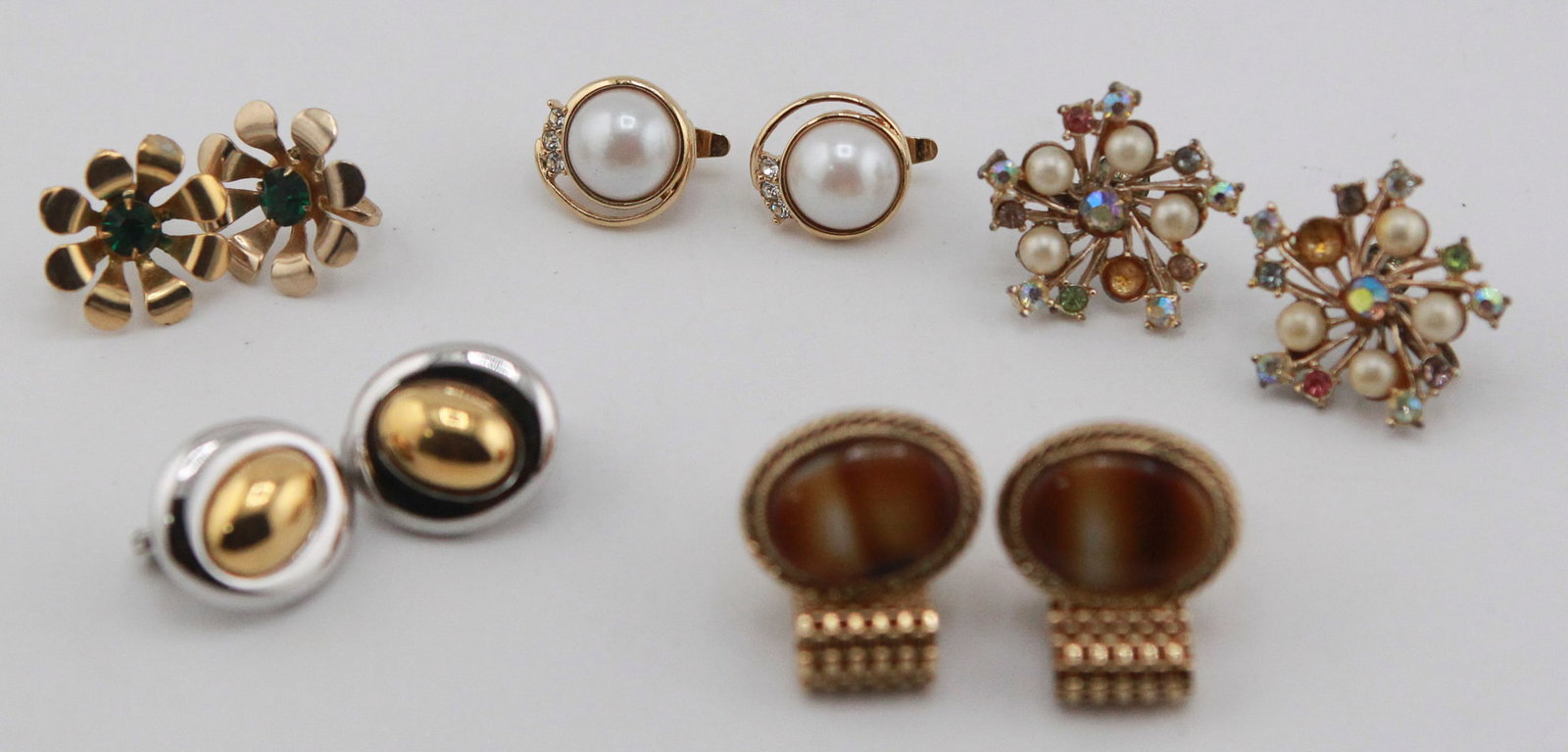Lot of 5 Pairs of Vintage Clip-On Earrings (1 of 2)