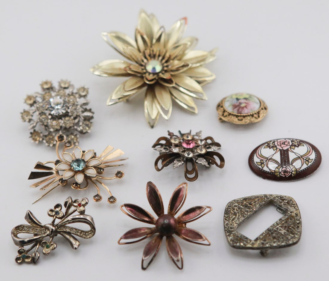 Lot of 9 Vintage Costume Jewelry Brooches (1 of 3)