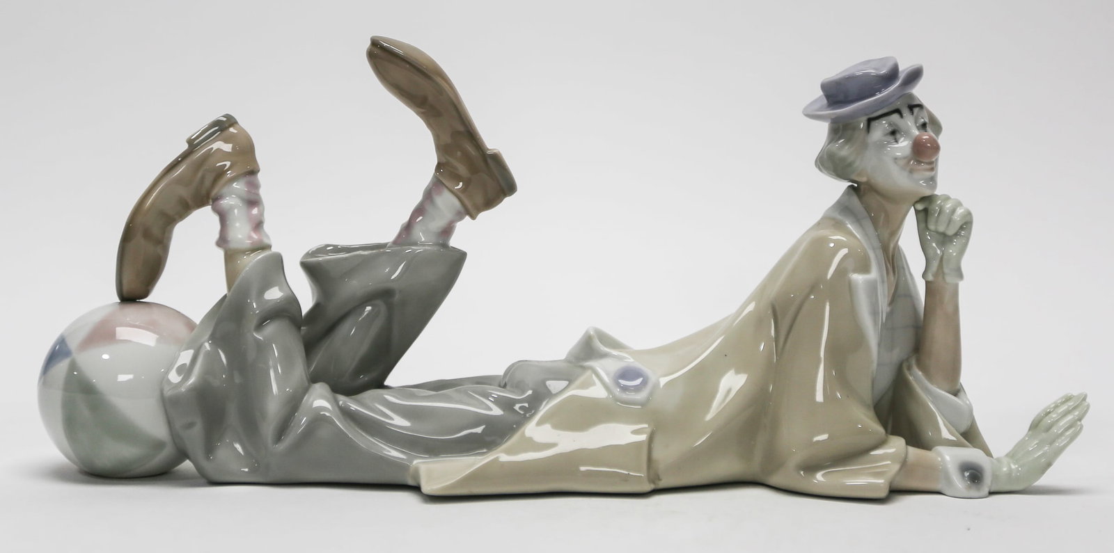 Lladró Reclining Clown Porcelain Figurine (1 of 4)