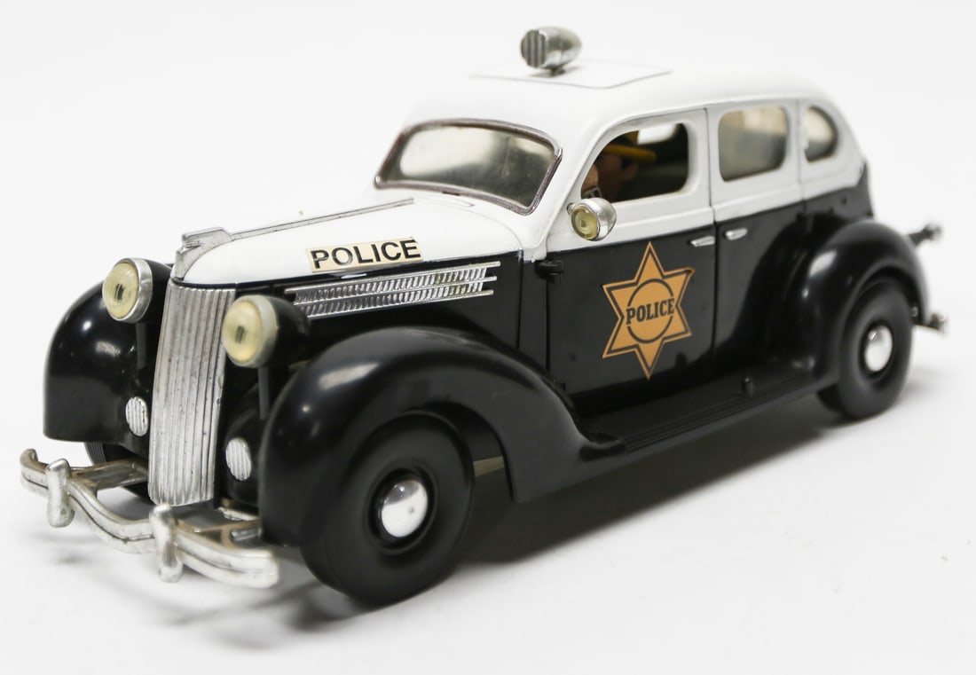 Playmates Disney Dick Tracy Police Squad Car Number 5751 (1 of 8)