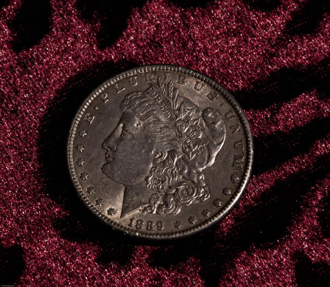 1889 Silver Morgan Dollar US Coin (1 of 2)