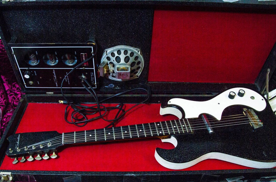 Vintage 1960's Silvertone Model 1448 Guitar & Amp (1 of 10)