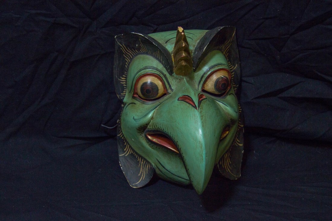 Asian / Nepal 19th / 20th Century Wood Carved Mask Bird: Asian / Nepal 19th / 20th Century Wood Carved Mask Bird 8\" height 6\" wide Vintage