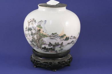 349: A late 19th century Chinese vase, 7ins