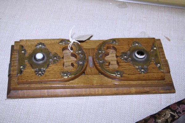Victorian Betjemanns Patent oak book slide: A Victorian brass mounted Betjemanns Patent oak book slide, set agate cabochons, 13ins