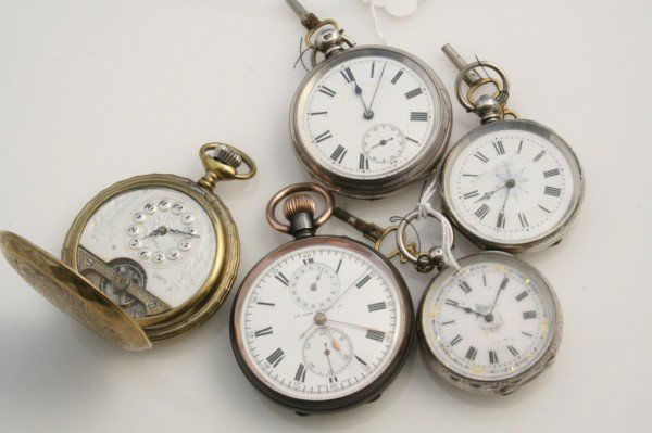 A Sir John Bennett keyless pocket watch & 4 other: A base metal Sir John Bennett keyless pocket watch, with centre seconds and four other watches