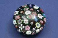 880: A mid-19th century French millefiore paperweight, 