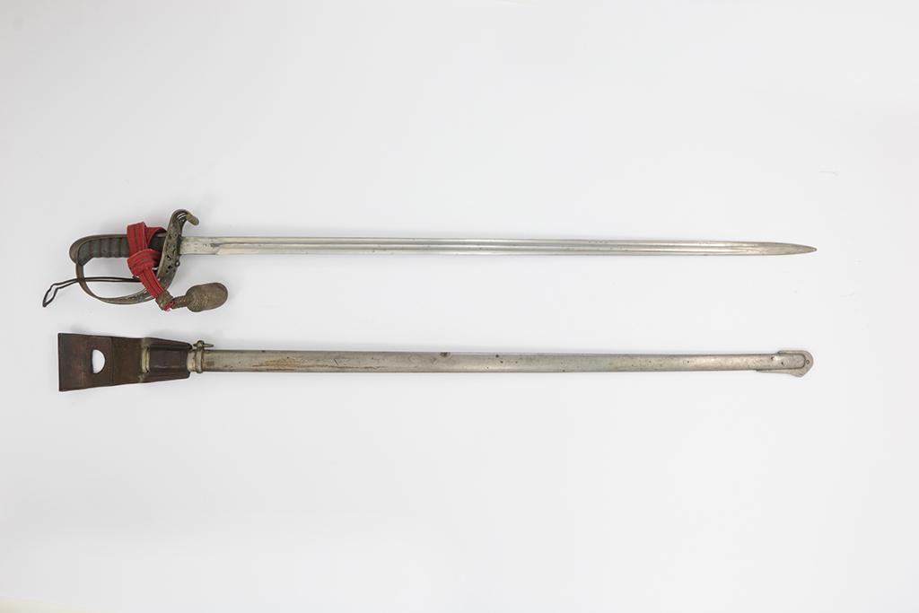 Swiss Army Officer's Sword, WF Neuhausen, Mod. 1899,: Degen, WF Neuhausen, eidg. Ord. 1899, Offizier, #2115, Typus D (nach Buch Bewaffnung und AusrÃ¼stung der Schweizer Armee seit 1817 Band 7 S. 57), mit Stahlblechscheide und Lederfrosch, mit Schlagban