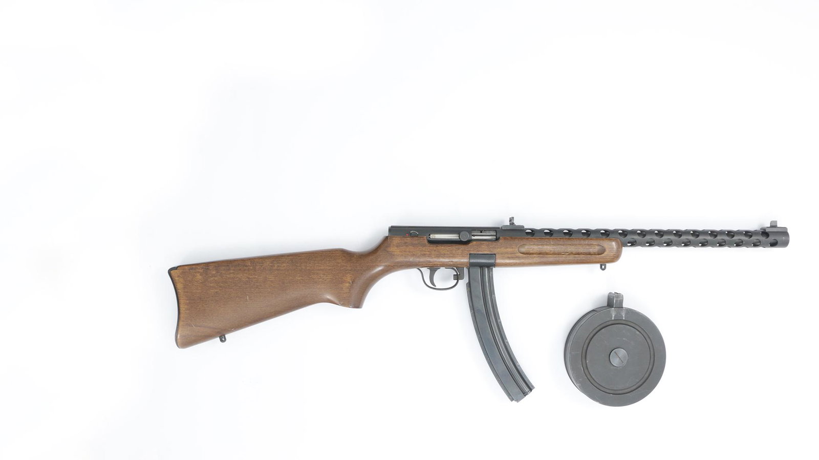 Selbstladegewehr, Beretta, PPS 50, Kal. .22lr, #A21149: Selbstladegewehr, Beretta, PPS 50, Kal. .22lr, #A21149, Kleinkaliber Nachbildung einer PPSH 41, mit Stangenmagazin und Trommelmagazin. Zustand: B [WES]