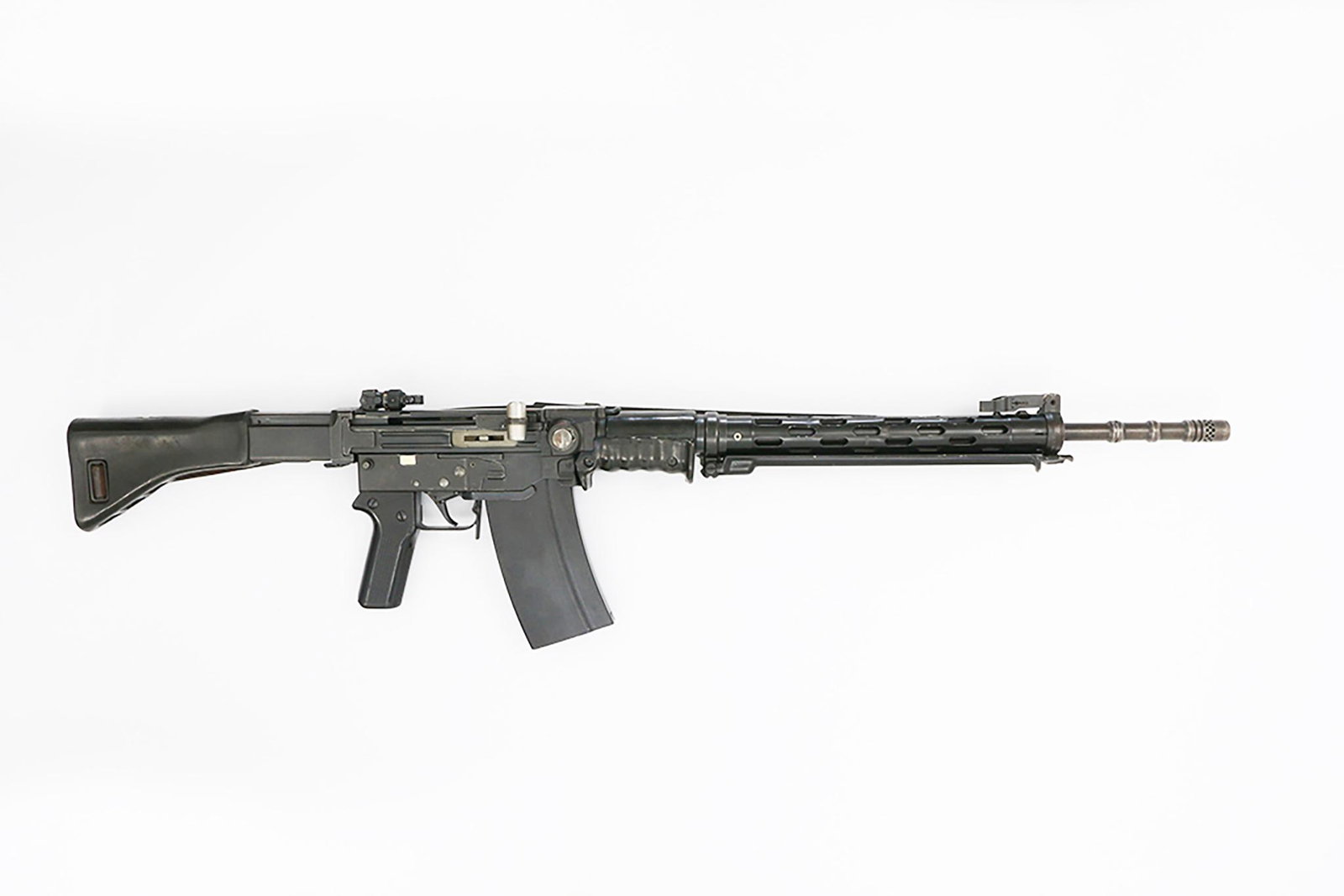 Selbstladegewehr, SIG, Mod. 57, Kal. 7.5x55, #A349100: Selbstladegewehr, SIG, Mod. 57, Kal. 7.5x55, #A349100, privatisierte Armeeversion. Zustand: D+ [SPEZ]