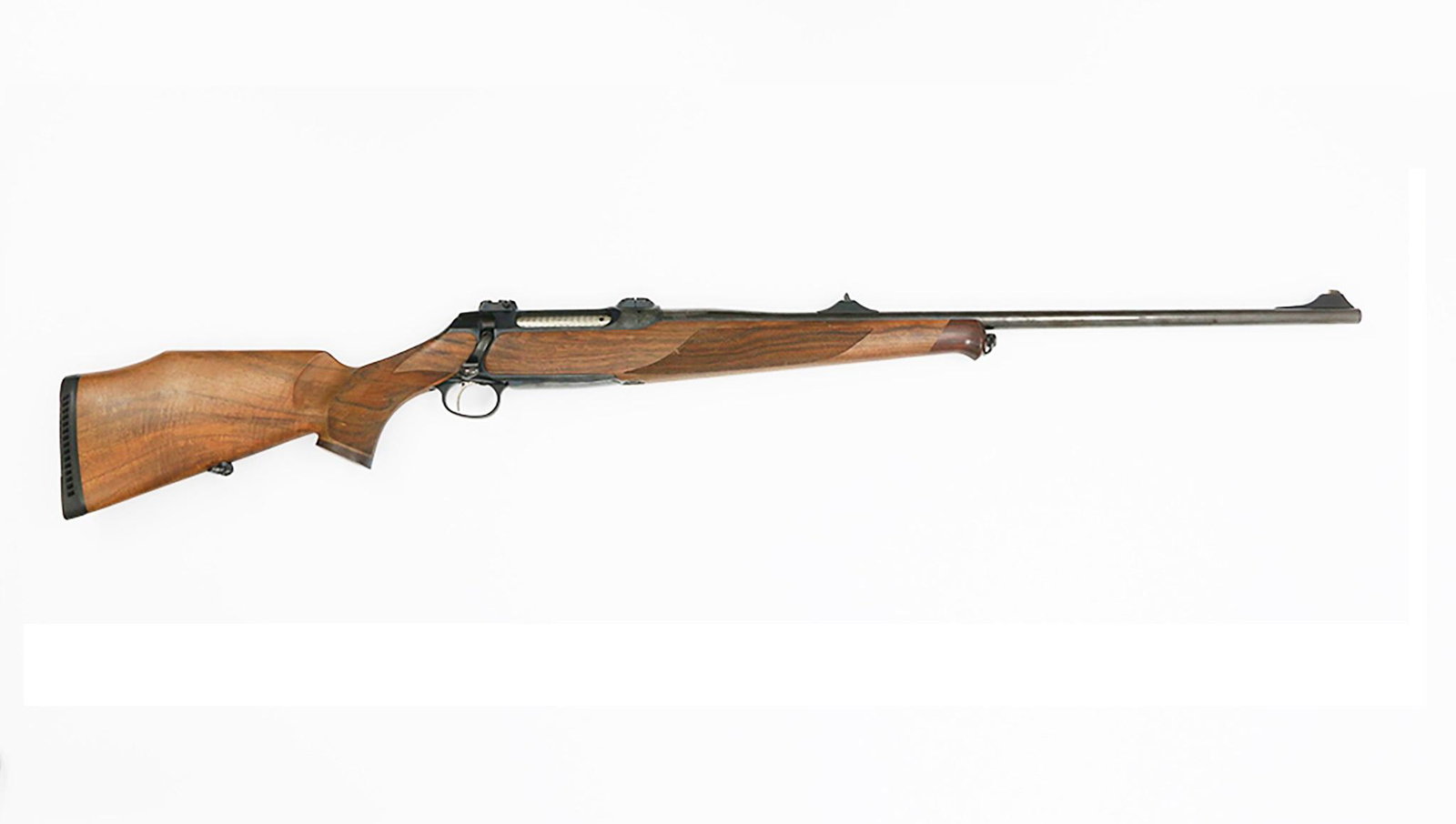 Bolt Action Rifle, Sauer, Mod. 202: Bolt Action Rifle, Sauer, Mod. 202, cal. 8x68S, #N 18924, high gloss blued, nice wooden stock with rubber butt plate. Condition: B+ [IDV]