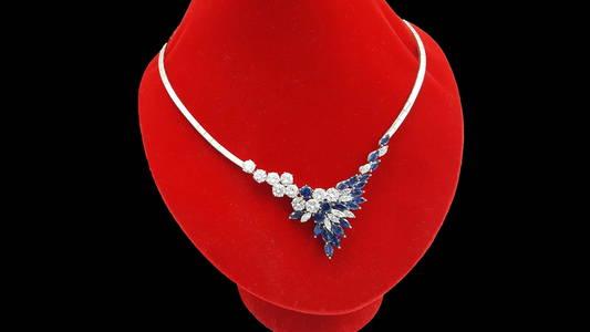 Elegant Sapphire and Diamond Collier, White Gold 18 kt. (750)