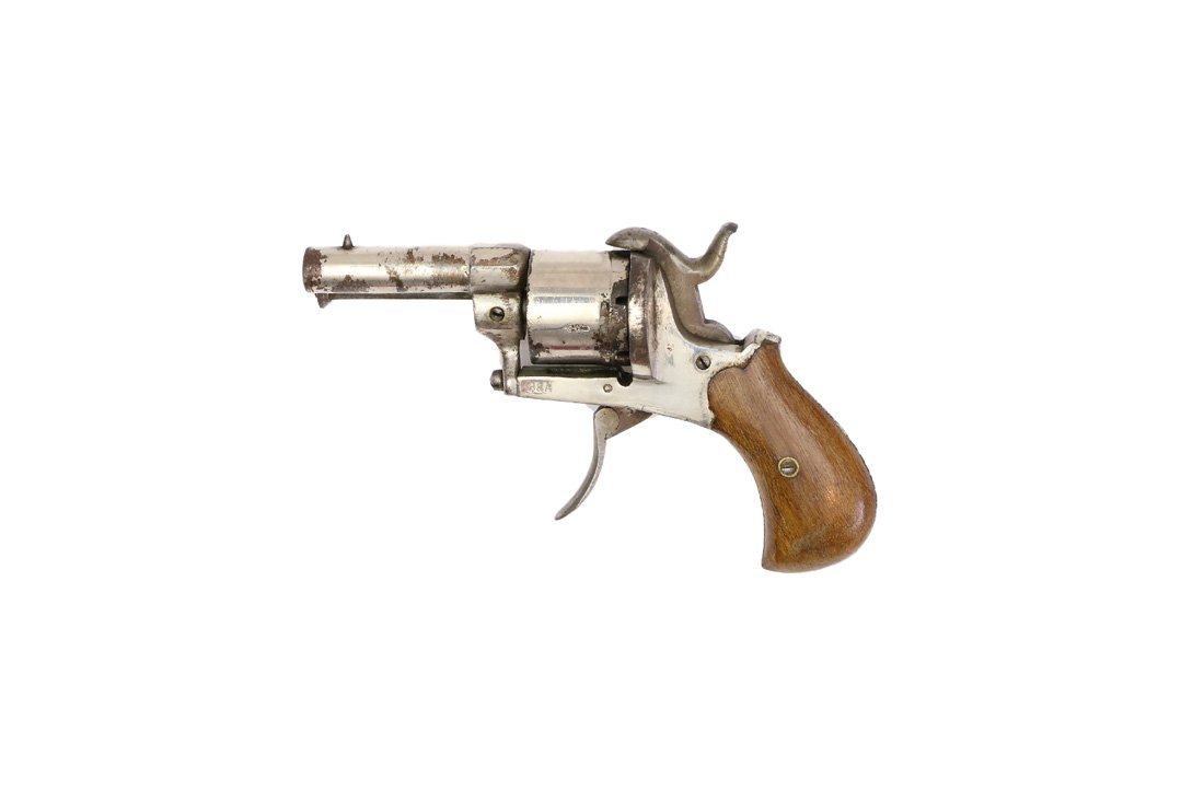 Pinfire Revolver, ca.1865: Stiftfeuer Revolver, markiert: B&A, vernickelte Oberflaeche stark abgerieben, Klappabzug, Holzgriffschalen, Lauflaenge: 55 mm, Zustand: E [ANT]