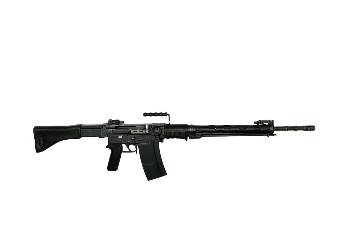 Swiss Army Assault Rifle: SIG Mod. 57: Sturmgewehr, SIG, Mod. 57, privatisierte Armeeversion, mit Bajonett, Kal. 7,5x55, #A370846, Zustand: D [WES]