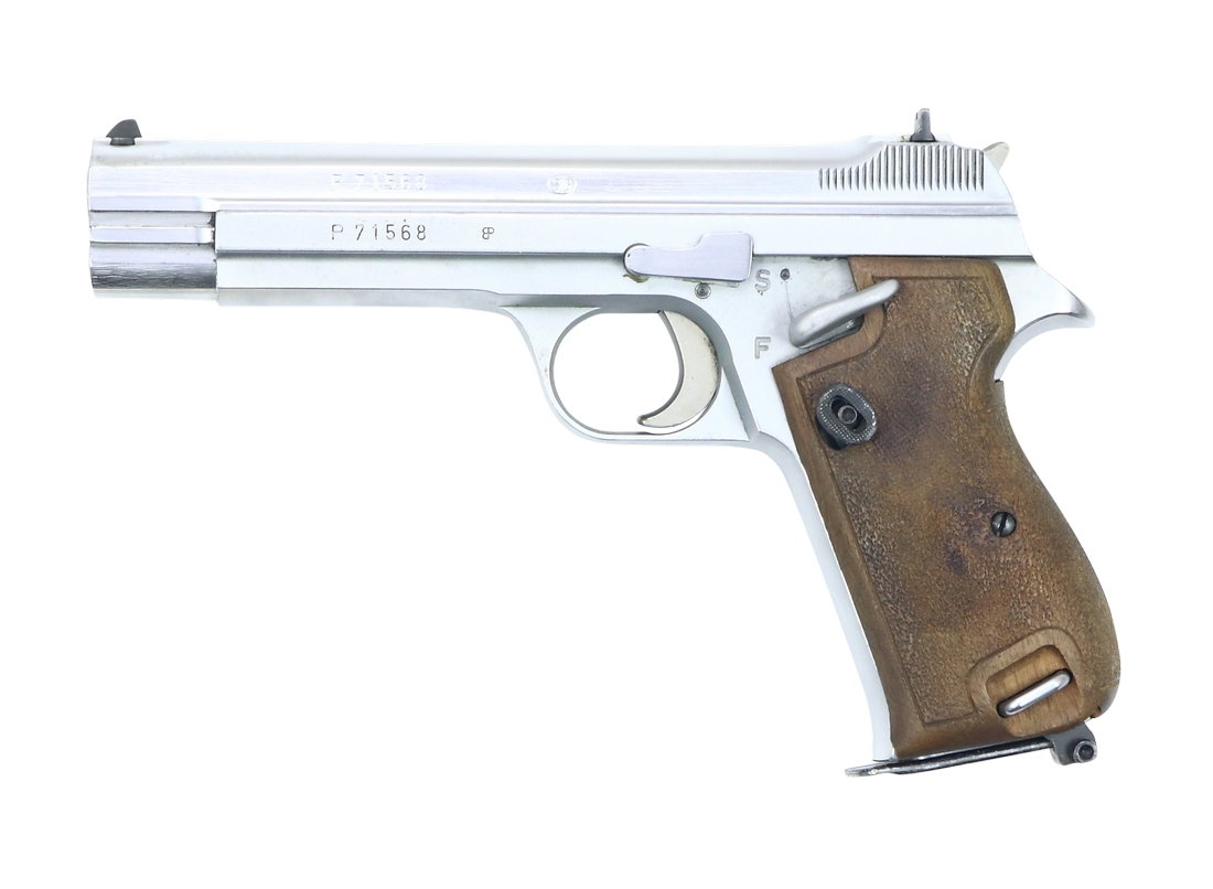 SIG P210 with Combat Mod.: Pistole, SIG, P 210, Kal. 9mm Para, #P71568, nachtrÃ¤glich verchromt, Ganzstahlwaffe, SA Abzugssystem mit speziell geformter Abzugszunge, angeraute Holzgriffschalen, nachtrÃ¤glich eingebauter Maga