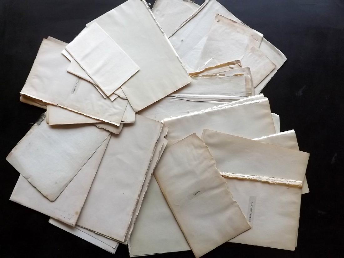 Old Paper, Bookbinding 18th-19th Cent Lot of 45+: Lot of over 45 Old Paper Sheets. Mostly Wove, also a few Laid and Stock. Mainly British, mostly early 19th Century. Mostly 8vo. Paper Size: Up to 13.5 x 9 inch (34 x 23cm) Some small faults, good over