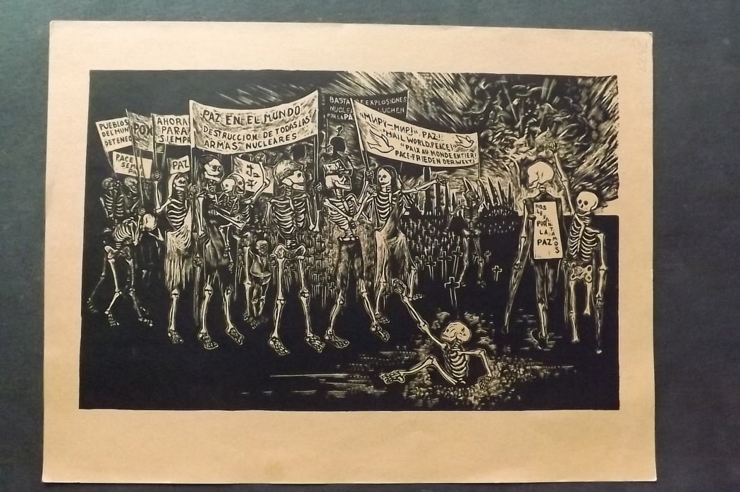 After Norberto Onofrio 1963 Folio Print. Never Again!: Folio Lithograph Published 1963, Dresden for "Peace for the World" Paper Size: 16 x 12 inch (40 x 30cm) Good Condition