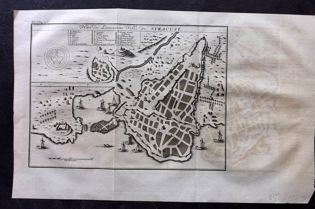 Psalmanazar & Sale C1770 Antique Map Plan de L'Ancienne Ville de Syracuse Sicily: Copper Engraved Map Published 1747-82 Amsterdam and Leipzig for "Histoire Universelle, depuis le commencement du monde" 4to Edition by George Sale, George Psalmanazar, Thomas Salmon et al. Folds as is
