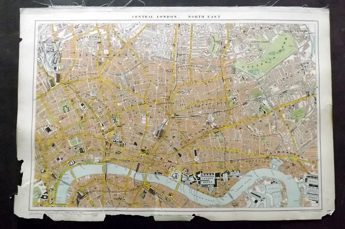 Stanford, Edward 1901 Large Map. Central London - North East: Large Folio Lithograph Map Published 1901, London for "Stanford's London Atlas of Universal Geography" by Edward Stanford. Centre fold as published. Paper Size: 22 x 14.5 inch (56 x 37cm) A couple of