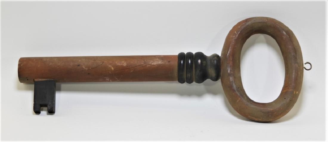 American Country Carved Painted Wood Key Sign (1 of 5)