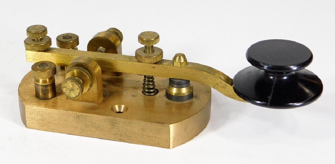 Signal Electric Heavy Duty Brass Telegraph Key (1 of 5)