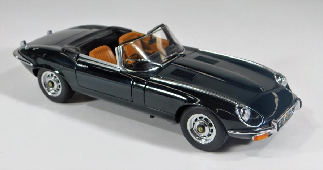 AUTOart Millenium Jaguar E-Type Roadster Diecast (1 of 3)