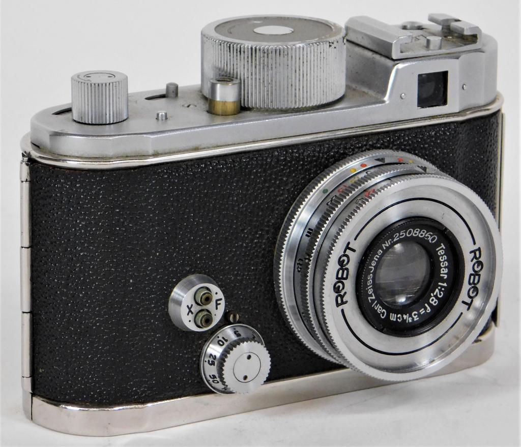 Berning Robot IIa, Tessar Lens 37.5mm f/2.8 (1 of 5)