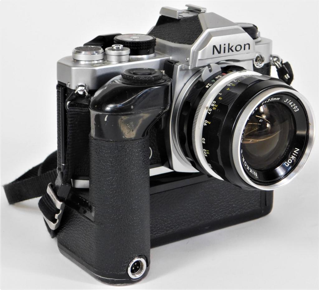 Nikon FM SLR Camera, Nikkor-S Auto 35mm f/2.8 (1 of 3)
