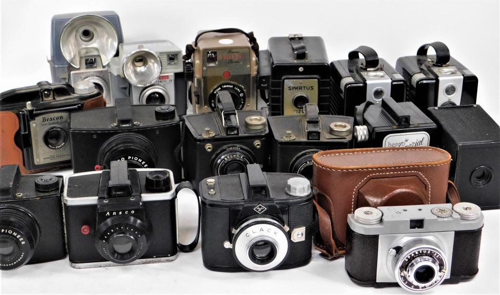 Group of 16 Plastic Body Cameras #2 (1 of 7)