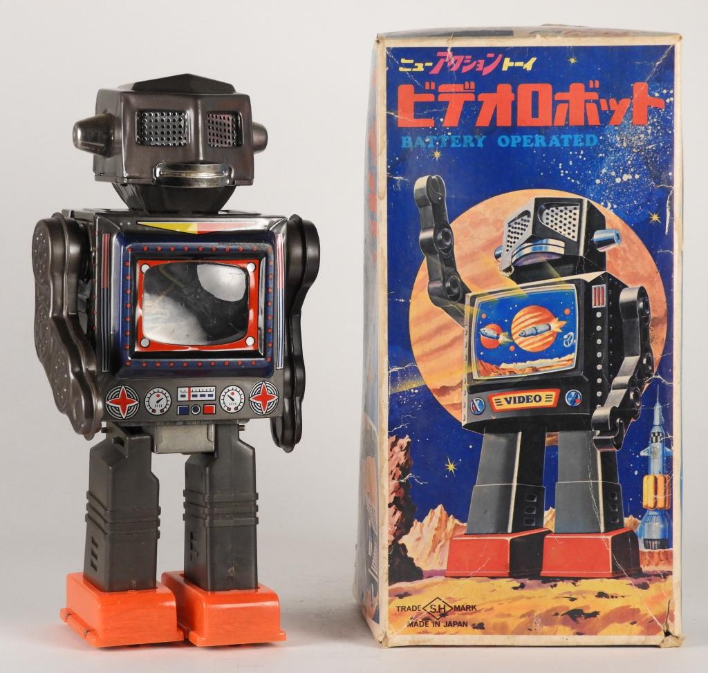 RARE Horikawa Battery Operated Tin Video Robot (1 of 8)