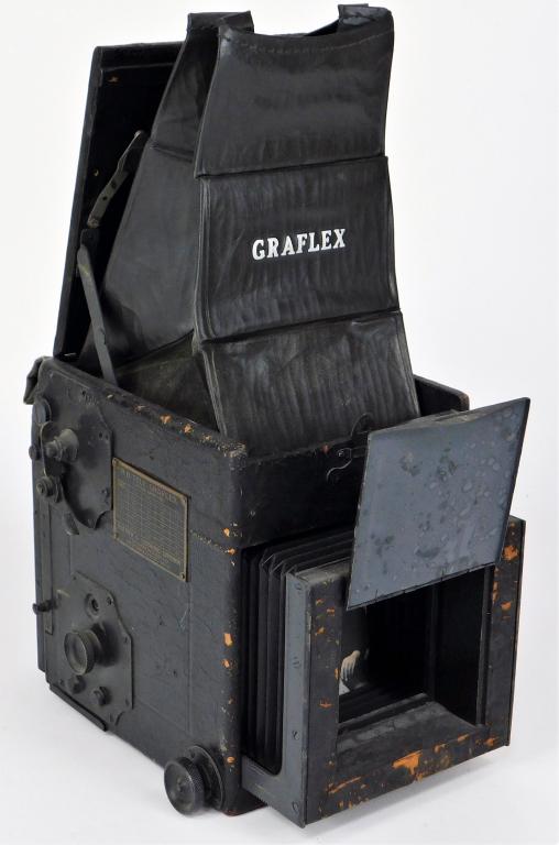 Graflex Revolving Back Tele Graflex Camera: Graflex Revolving Back Tele Graflex camera , no lens, with Graflex bag magazine.