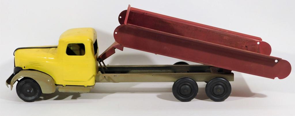 Antique Turner Pressed Steel Dump Truck Toy (1 of 4)