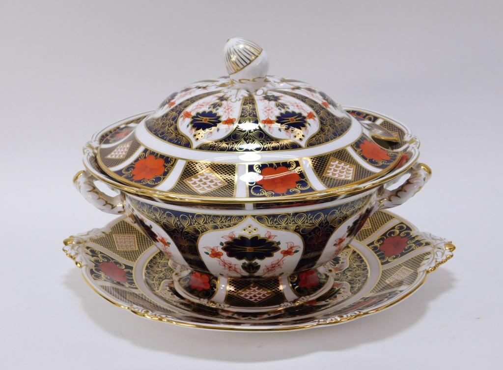 Royal Crown Derby Old Imari Soup Tureen (1 of 5)